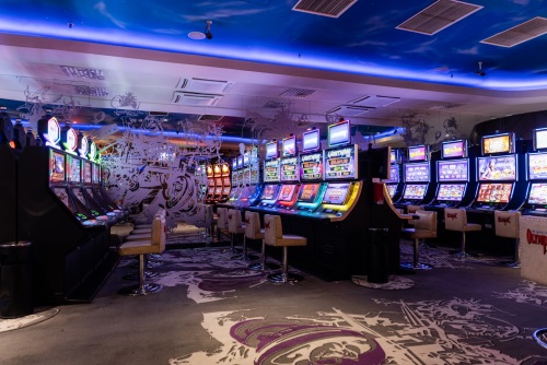 Casa pariurilor live - jocuri casino fara depunere